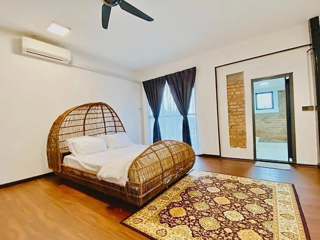 Villa Puspa - Larkin Bungalow Homestay Johor Bahru